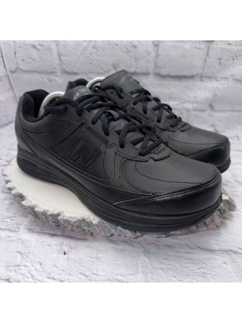 New Balance 577 Shoe Mens 9.5 2E Wide Black Leather Walking Sneakers MW577BK